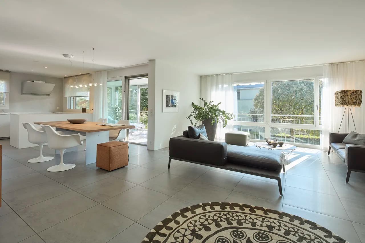 4.5 Zi.-Wohnung mit 173 m² Gesamtnutzfläche und Sky-Frame-Wintergarten