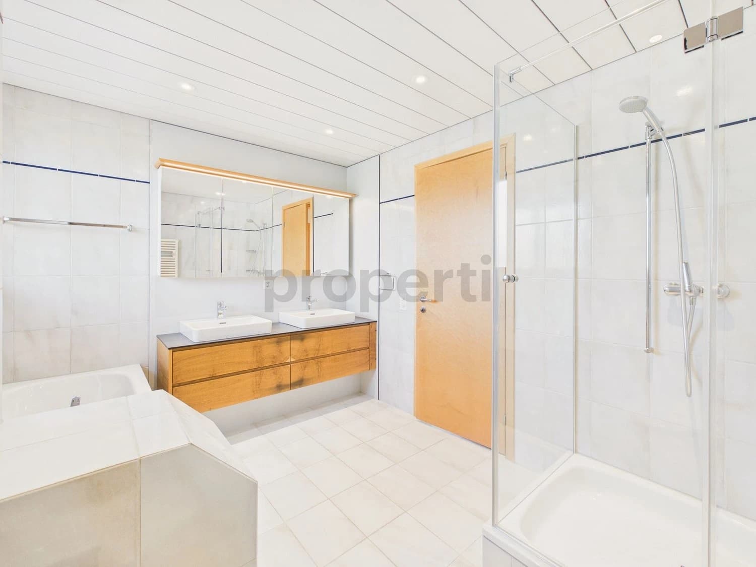 Einzigartige 4.5-Zimmer-Maisonette Wohnung mit mehreren Balkonen in Zug