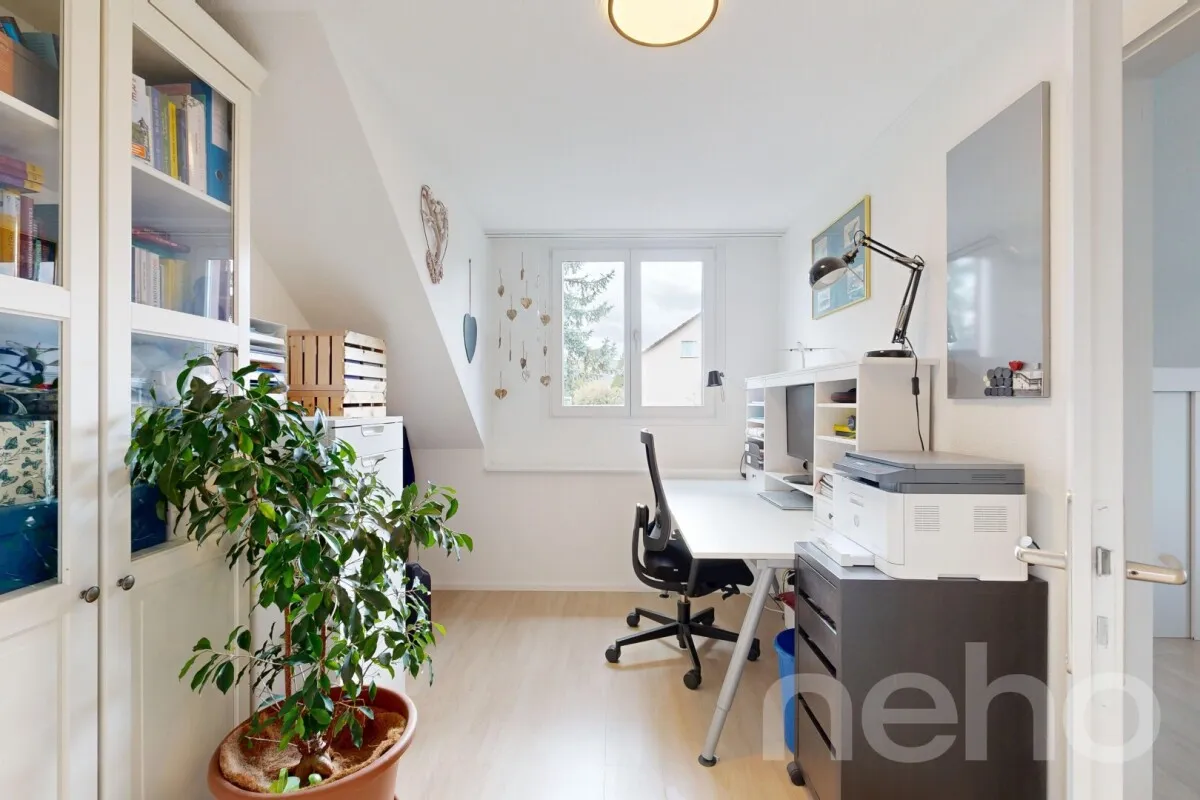 Moderne 4.5 Zimmer Doppelhaushälfte mit Garten und Teils Weitblick