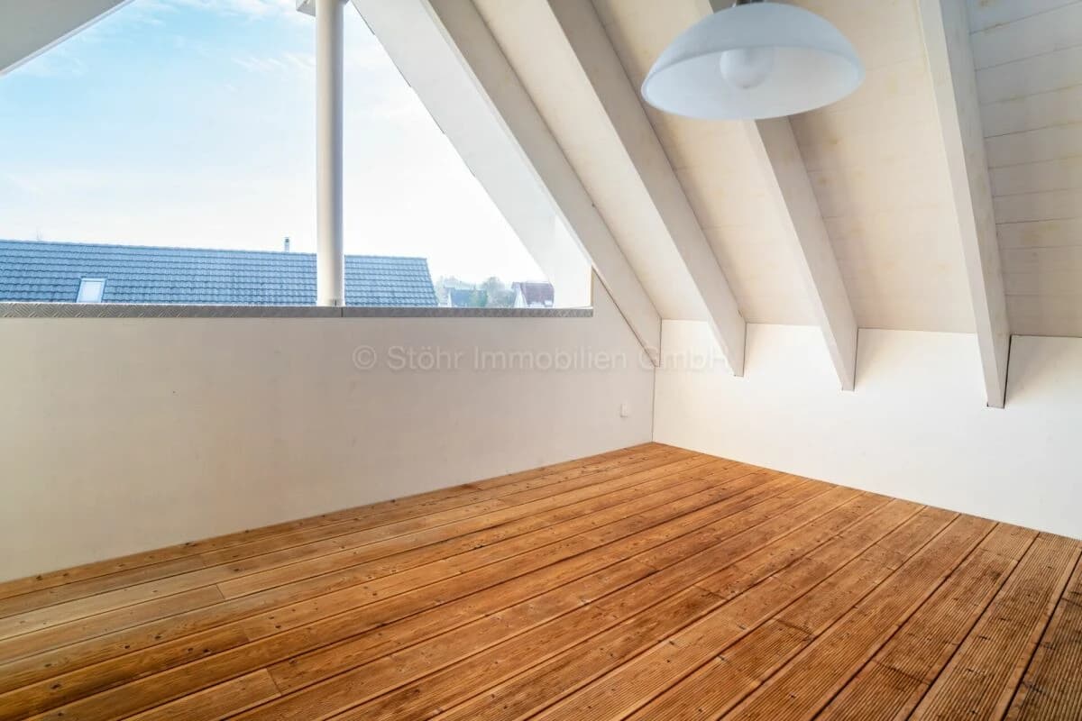 Unter dem Dach - Charmante 3.5-Zimmer-Dachwohnung mit Galerie