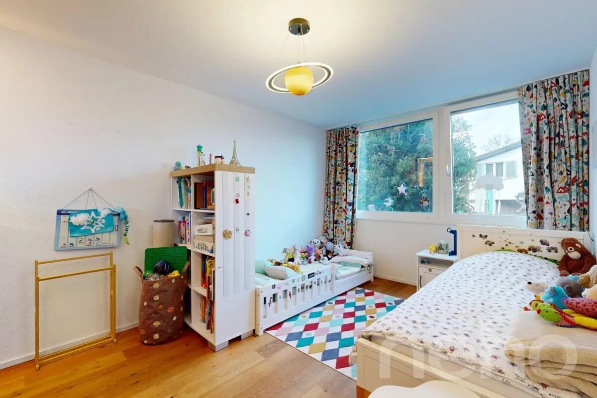 Grosszügige, lichtdurchflutete 4.5-Zimmer-Wohnung in Adliswil