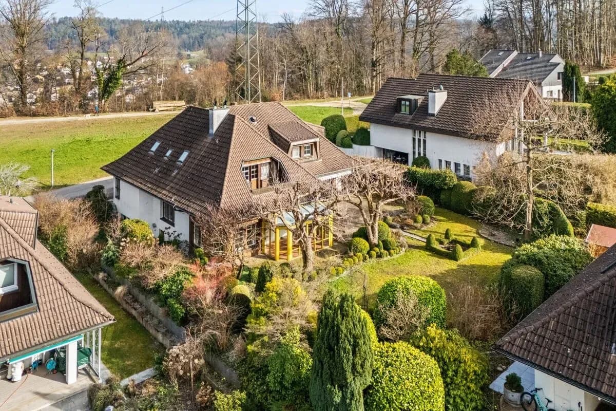 Freistehendes 6-Zimmer-Einfamilienhaus mit grossem Garten