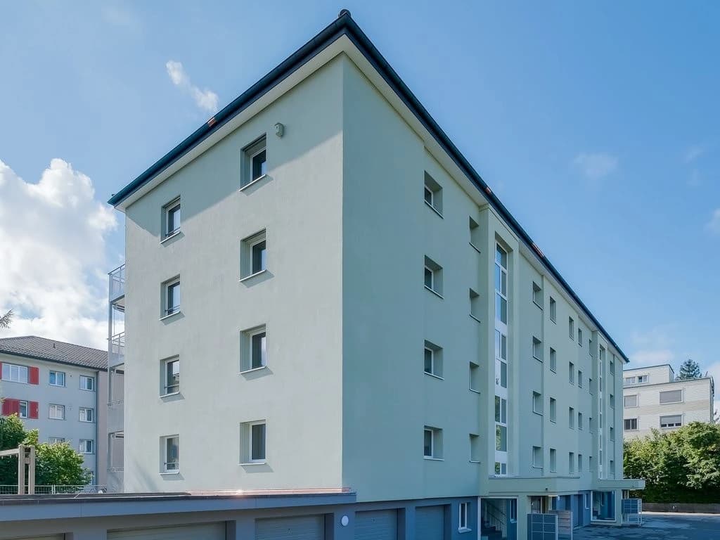 Zentrale und lichtdurchflutete Wohnung