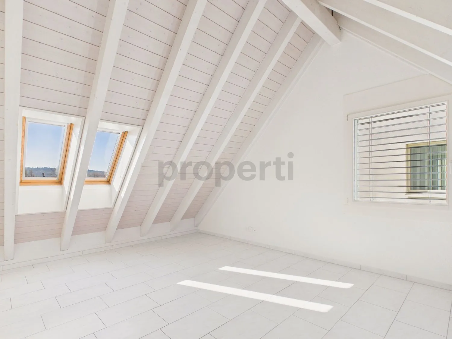 Modern 3.5-Zimmer-Wohnung mit Lift und Tiefgarage, Unterengstringen