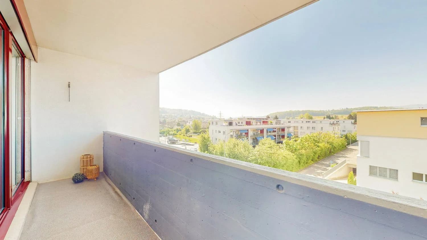 GROSSZÜGIGE 5.5-ZIMMER-MAISONETTEWOHNUNG MIT DREI BALKONEN IN HAUSEN (AG)