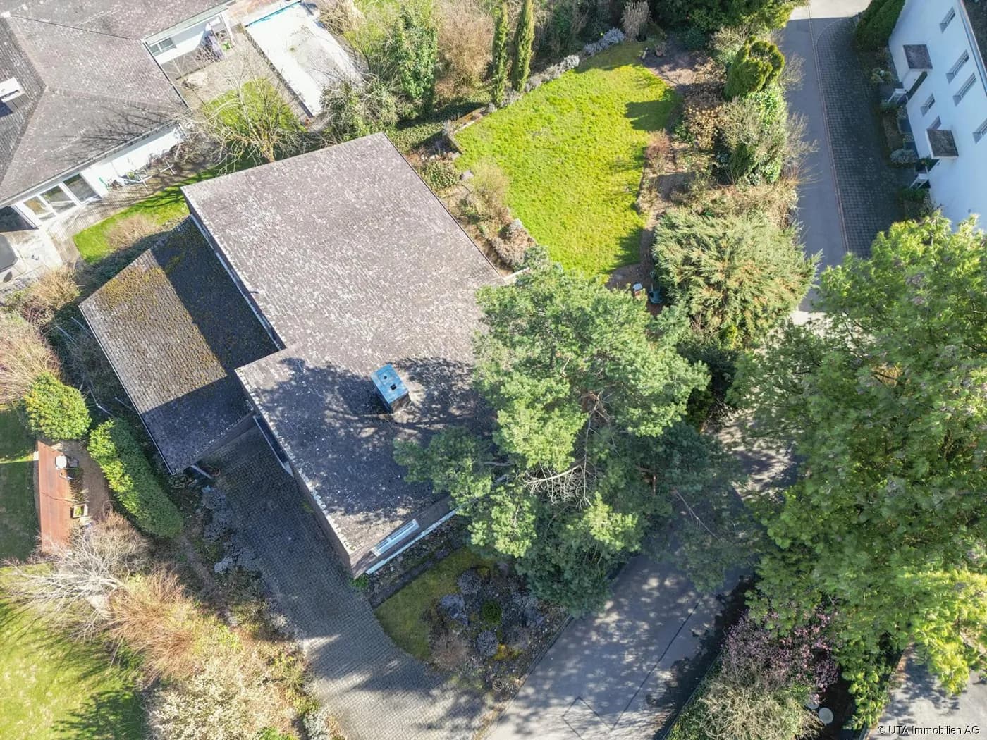 Sonnenverwöhntes Einfamilienhaus mit viel Garten und Privatsphäre