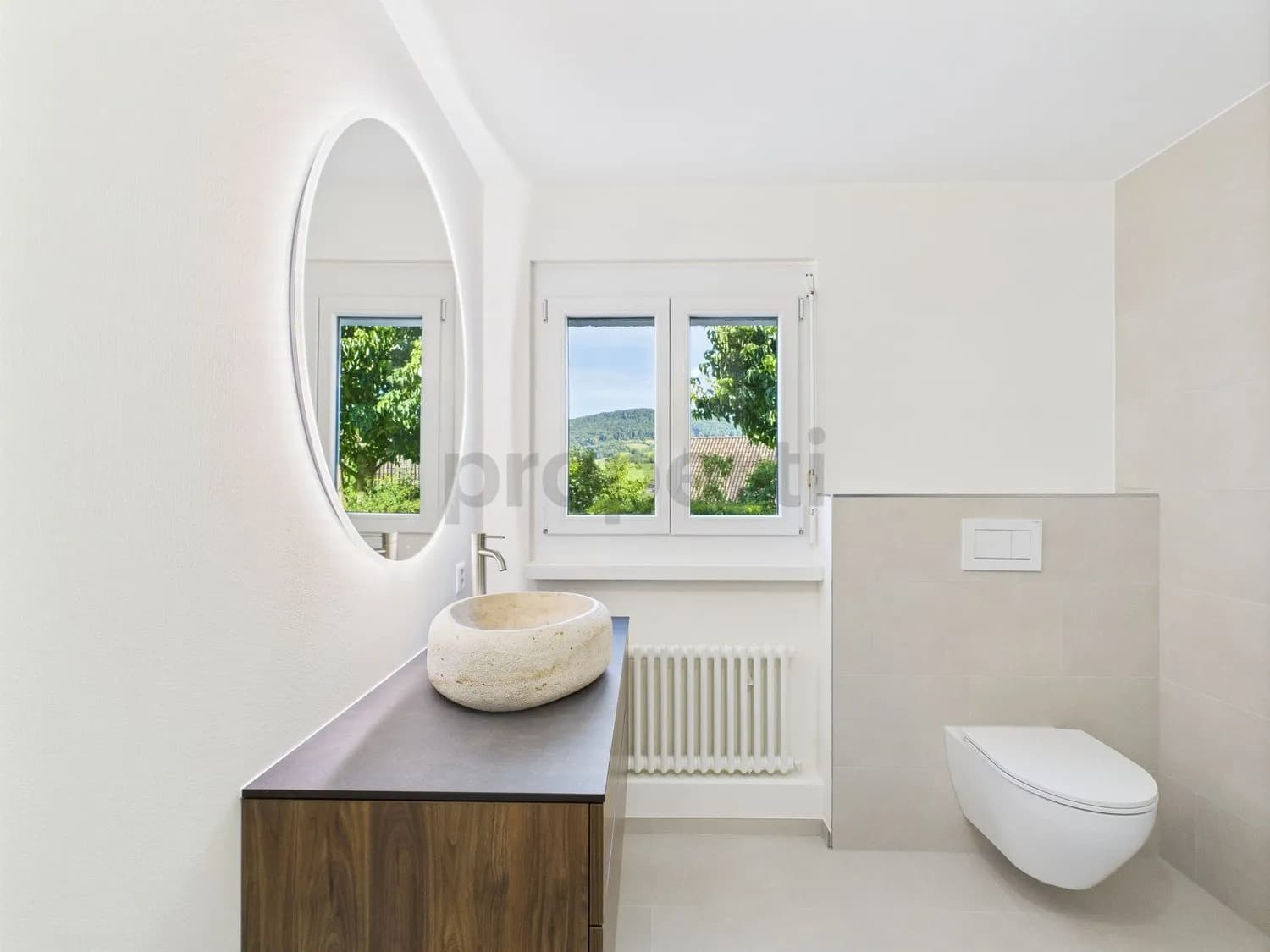 Einfamilienhaus mit Pool, Poolhaus & viel Umschwung