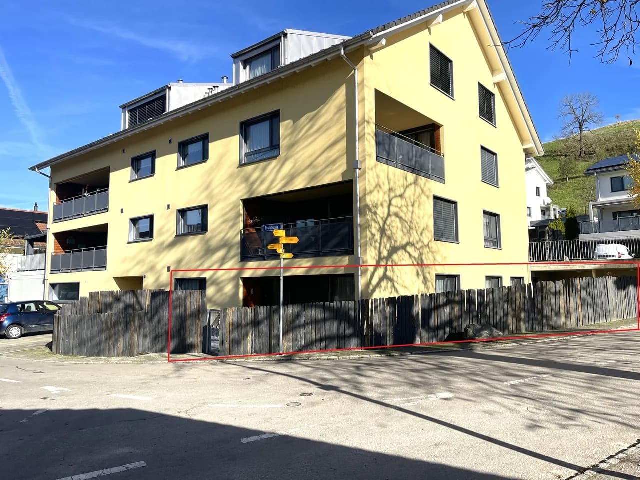 Helle 4½-Zi-Gartenwohnung mit Carport und Garten