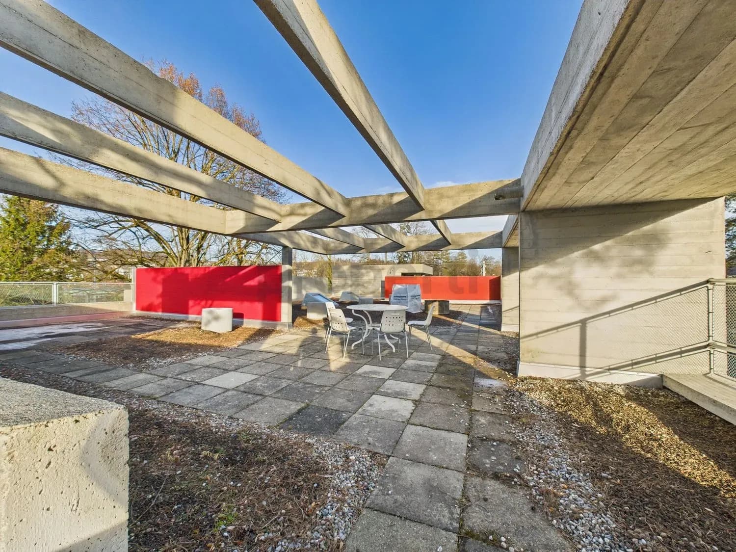 Neu renovierte 5.5-Zimmer elegante Maisonette-Wohnung mit idealer Lage in Wünnewil-Flamatt