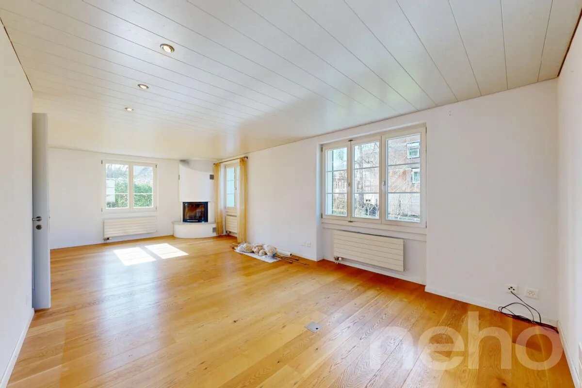 Grosszügiges Einfamilienhaus mit Garten im Zentrum