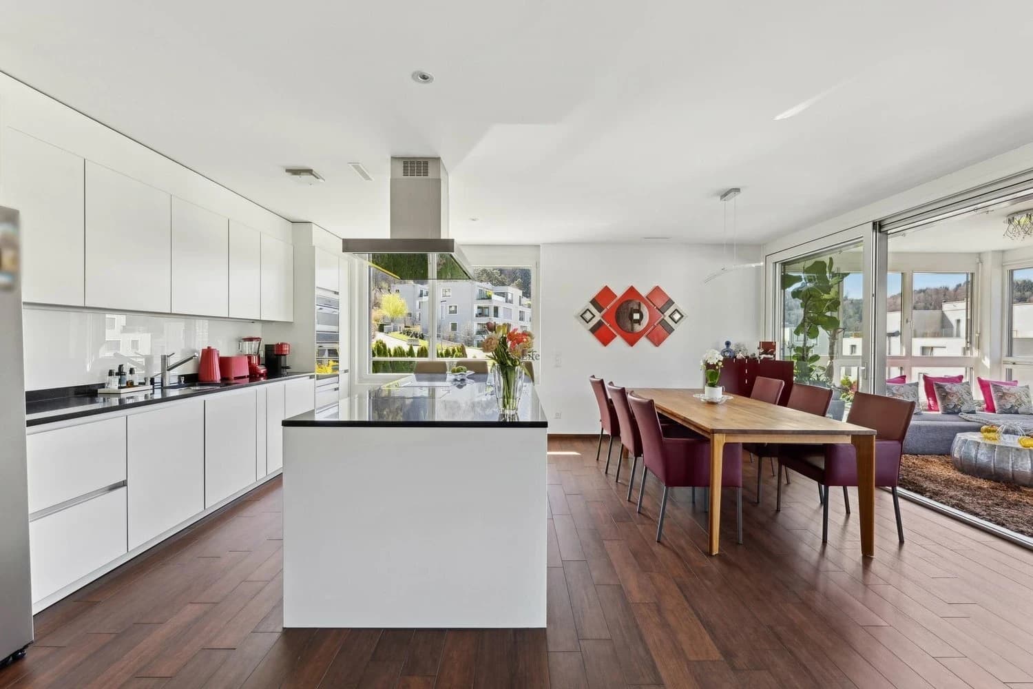 Stilvolles Wohnen mit Grosszügigkeit und Privatsphäre