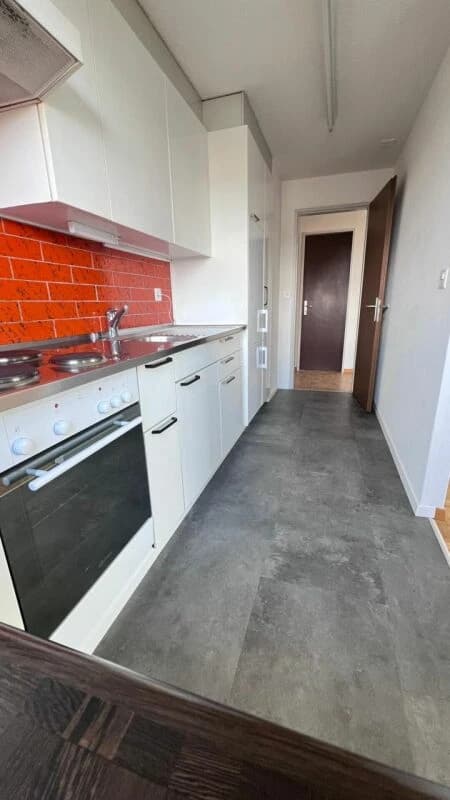 Schöne helle 3 1/2 Zimmer Wohnung