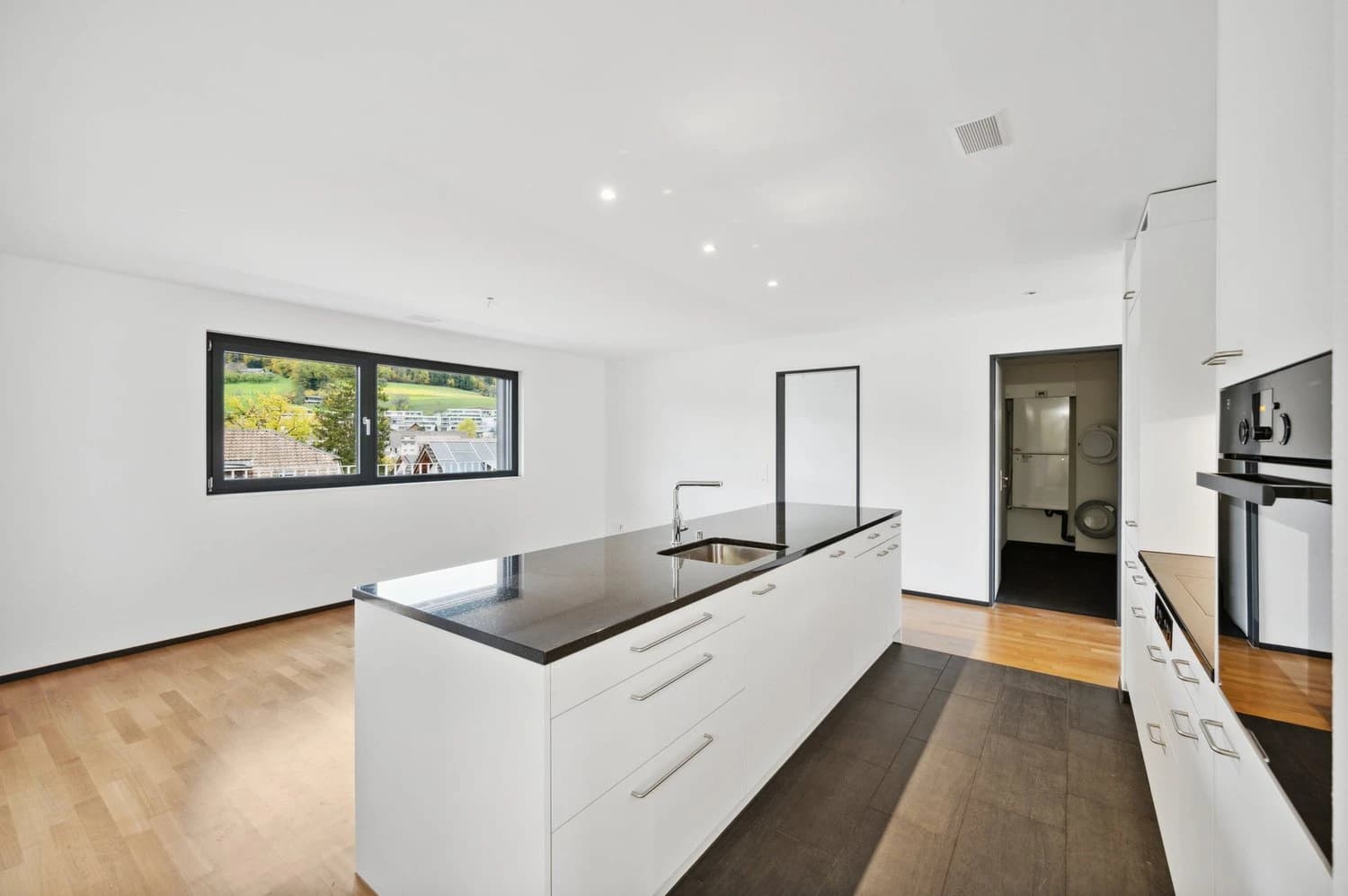 MIETEN OHNE KAUTION - schöne Wohnung mit Gartensitzplatz in Zentrumsnähe