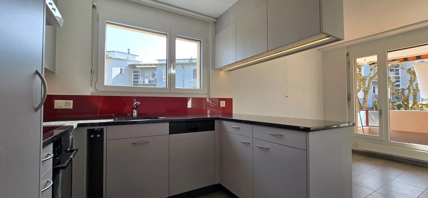 Frisch renovierte 4.5 Zi.-Wohnung direkt neben Kindergarten- & Grundschule