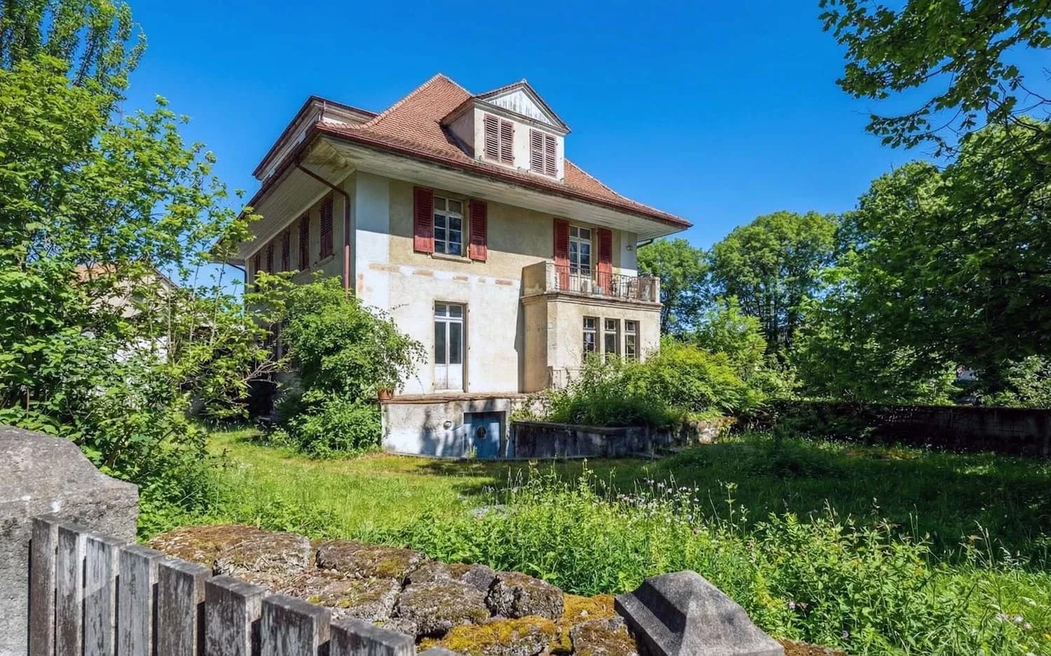 ImmoWyss -  Ehemalige Direktorenvilla Zur Schützenlinde an der Aare