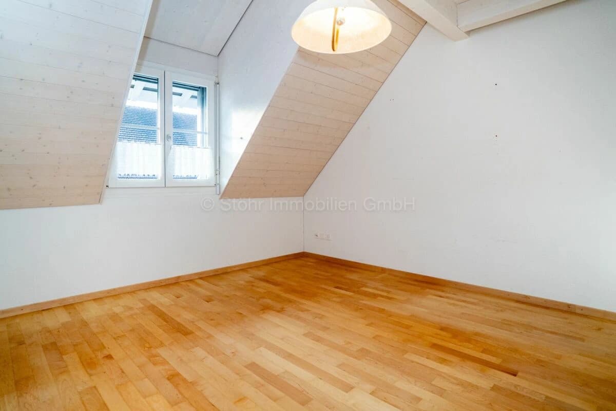 Unter dem Dach - Charmante 3.5-Zimmer-Dachwohnung mit Galerie