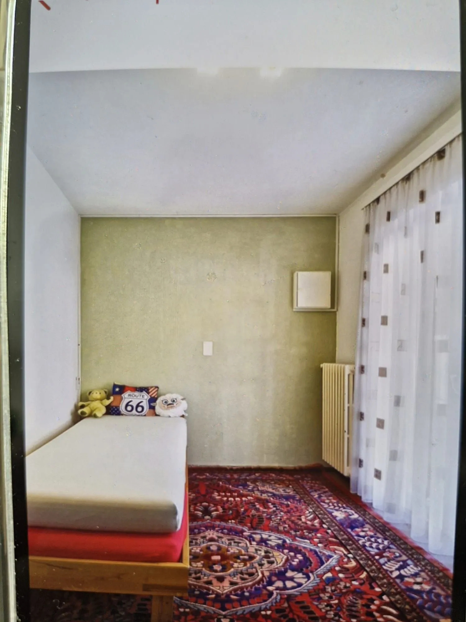 Charmantes Wohn- und Geschäftshaus mit Potenzial in Sanmentina // Un gioiello unico a Bellinzona: casa duplex con grotta storica, appartamento moderno e ampio potenziale