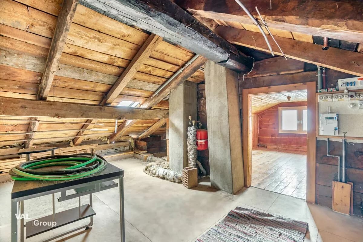 Renovierte Wohnung im Dorfkern mit attraktivem Zusatzraum im Dachgeschoss