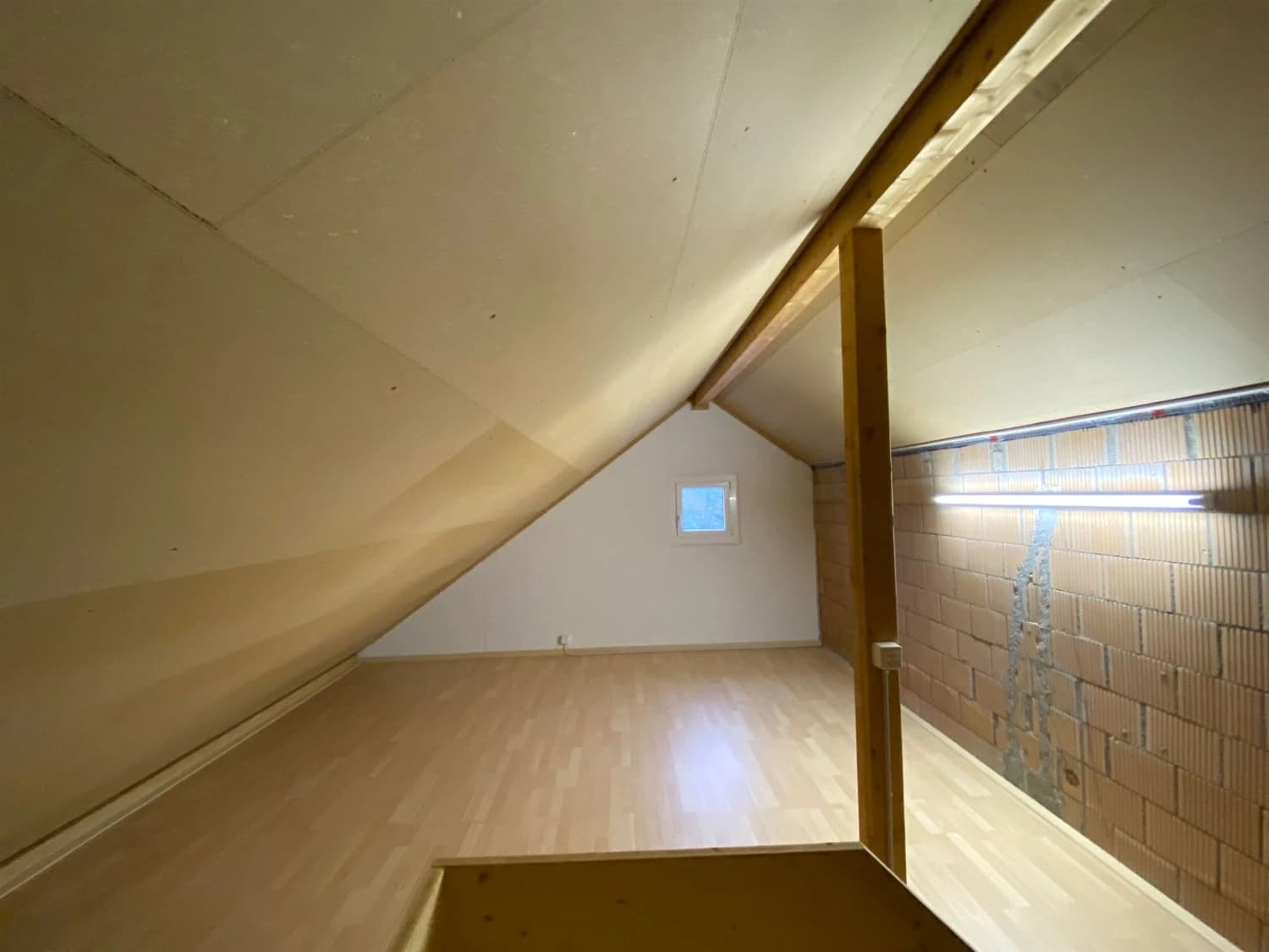 Ihr neues Zuhause- moderne Dachwohnung