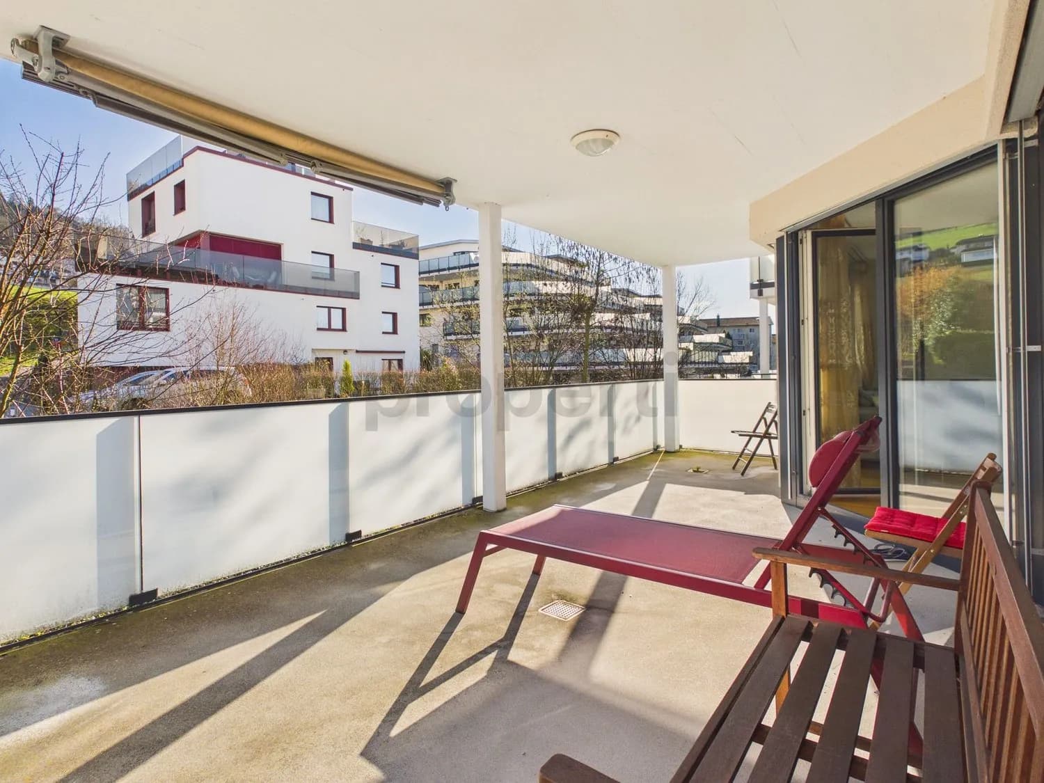 Elegante 2.5-Zimmer-Möblierte Wohnung mit Balkon, Ebikon