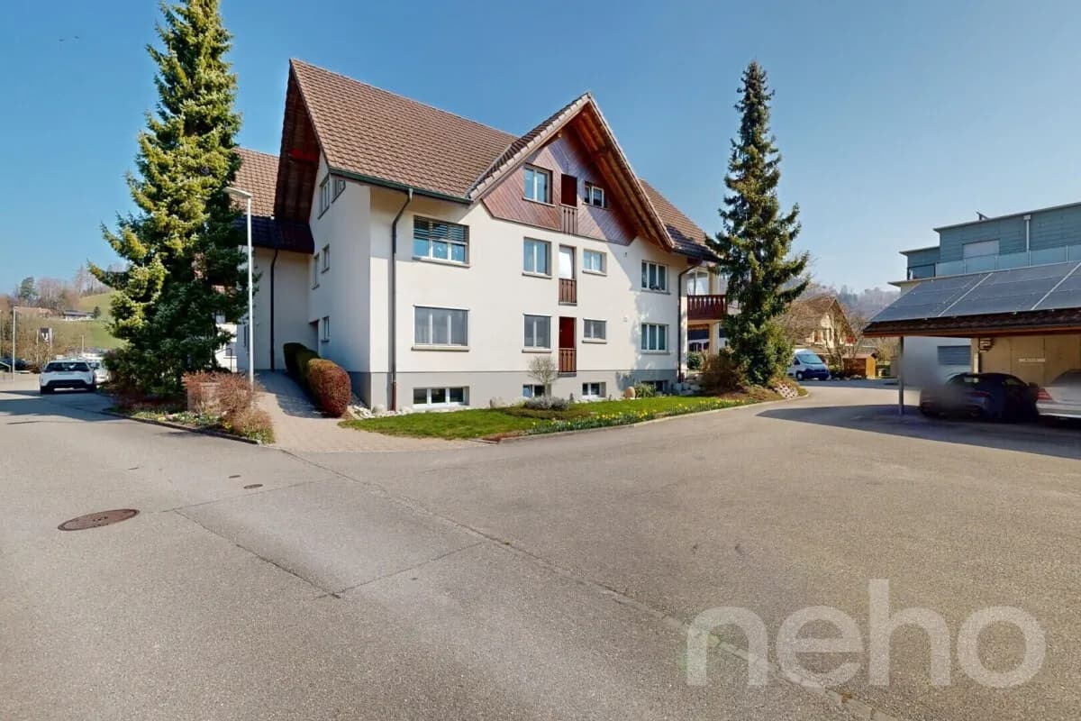 Charmante Dachwohnung mit Galerie und Weitsicht ins Grüne