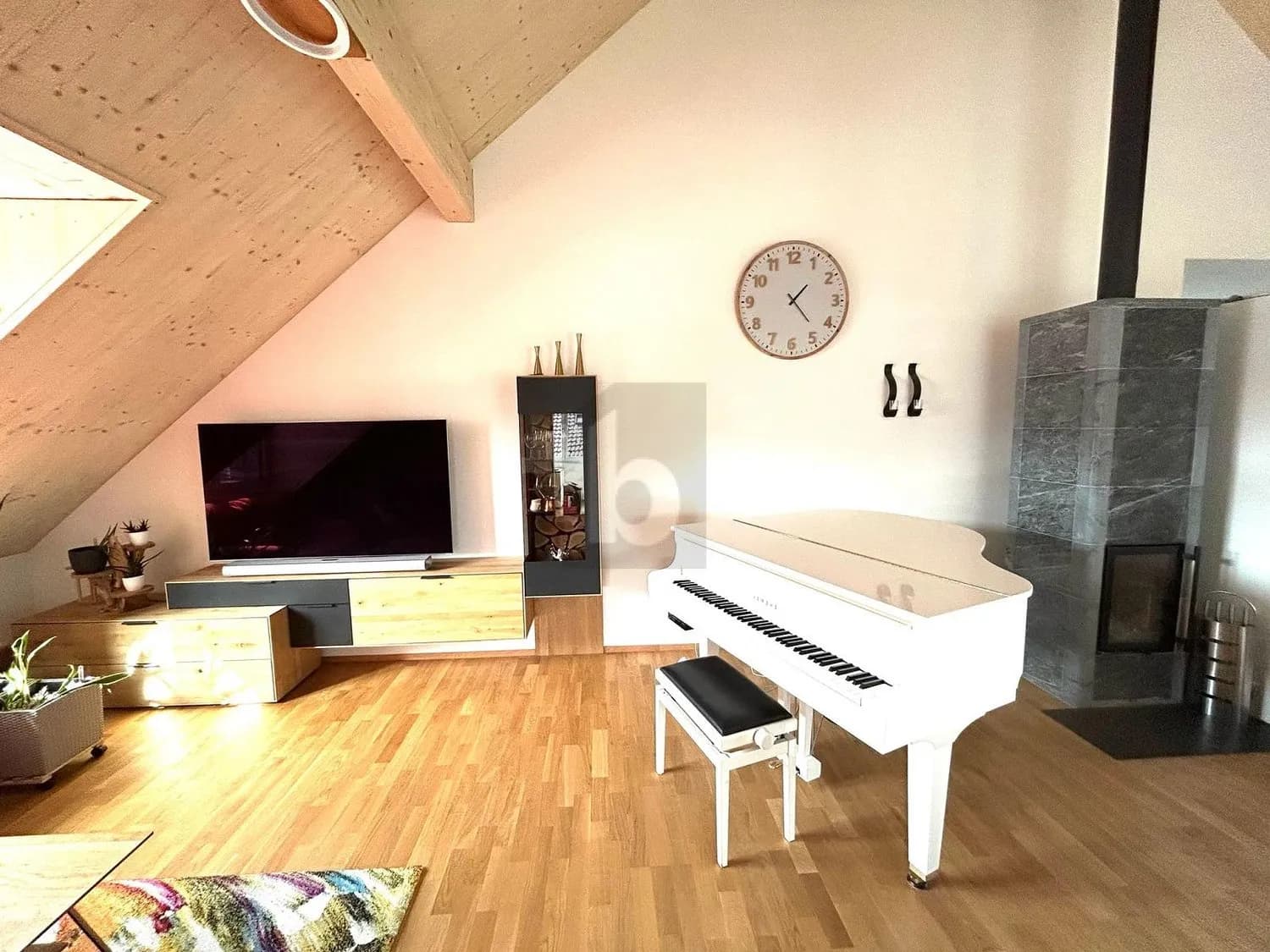 SCHALLISOLIERT UND WARME ATHMOSPHÄRE