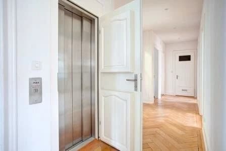 Wunderschöne Altbauwohnung im Herzen Oerlikons