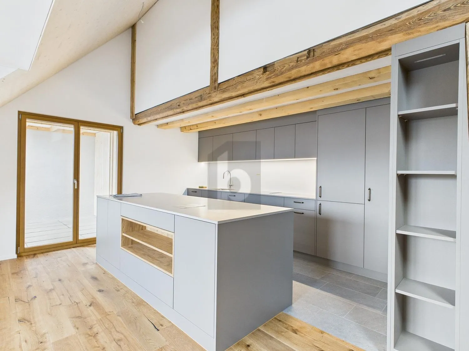 RUSTIKAL TRIFFT MODERNE