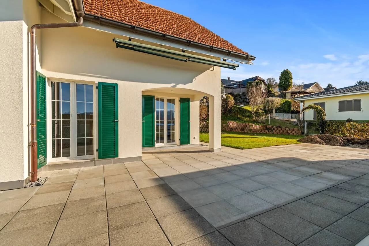 Sonniges Wohnen über der Nebelgrenze mit Pool und Weitsicht