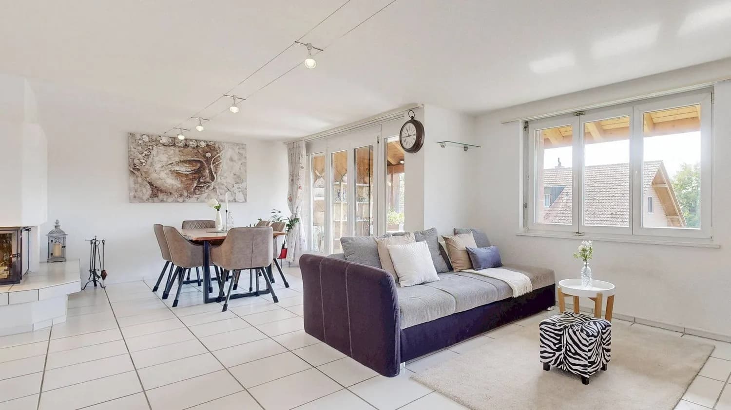 WOHLFÜHLOASE AUF ZWEI ETAGEN