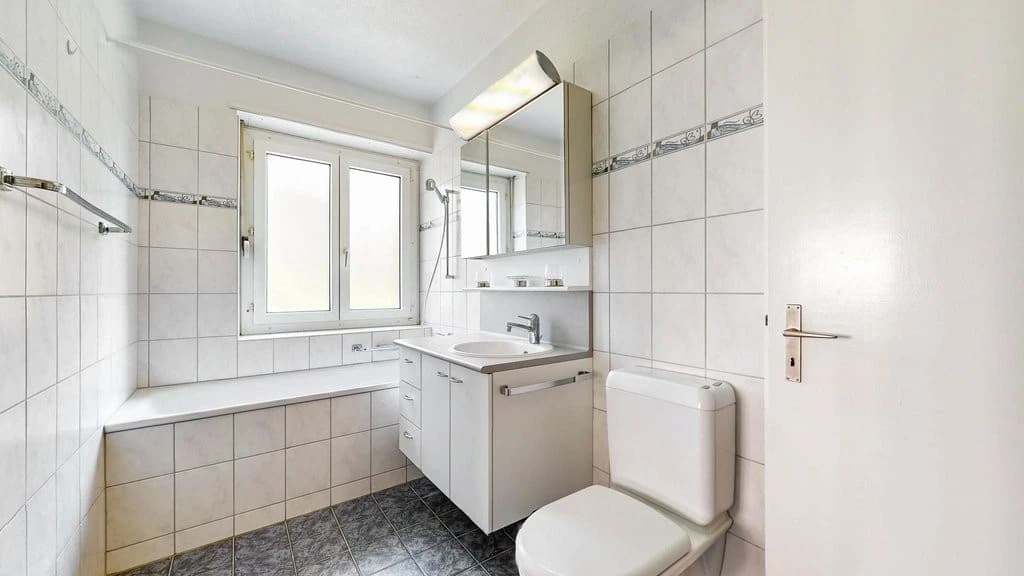 3 Gehminuten bis zur Tramhaltestelle Burgernziel