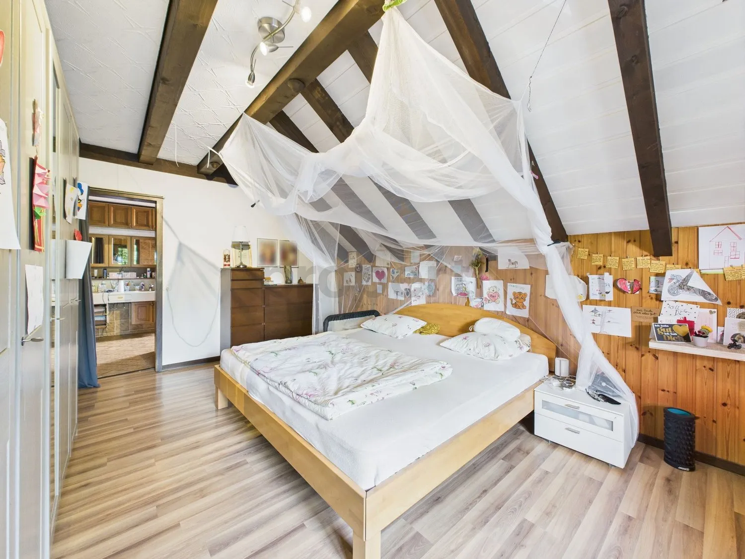 Grosszügige 6.5-Zimmer-Maisonette mit Weitsicht in Meierskappel