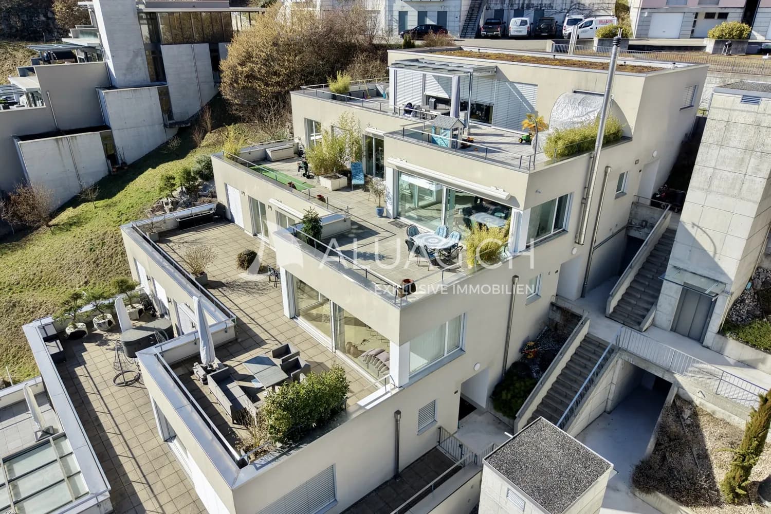 TERRASSENWOHNUNG MIT TRAUMHAFTER SEESICHT