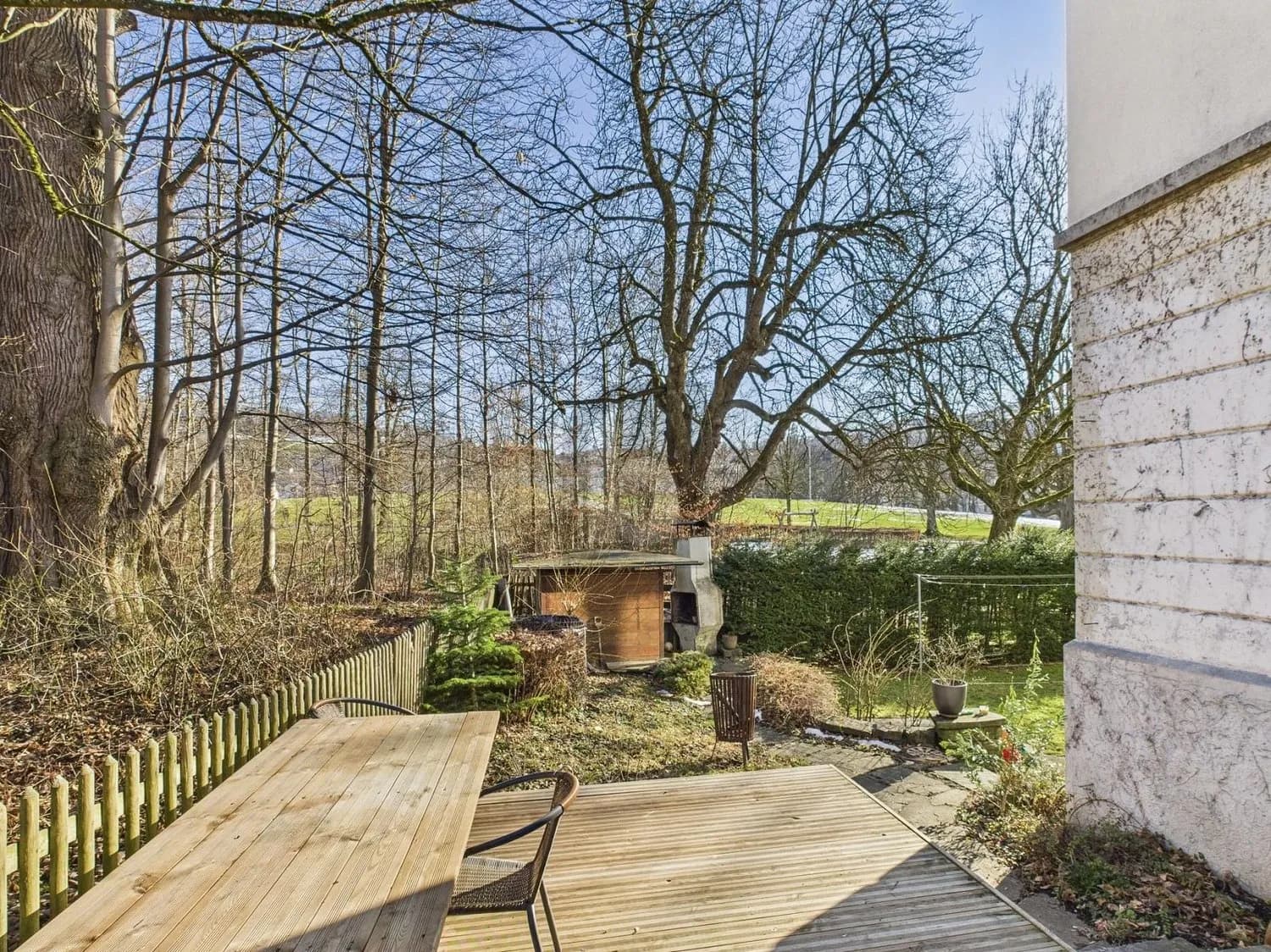 ZENTRAL, RUHIG, GRÜN UND LICHTDURCHFLUTET