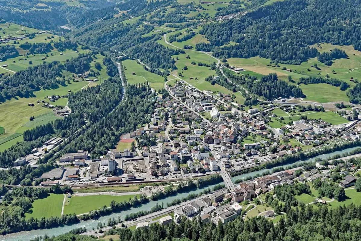 EIN STÜCK ALPENHEIMAT - MAIENSÄSS - ILANZ (SURSELVA)