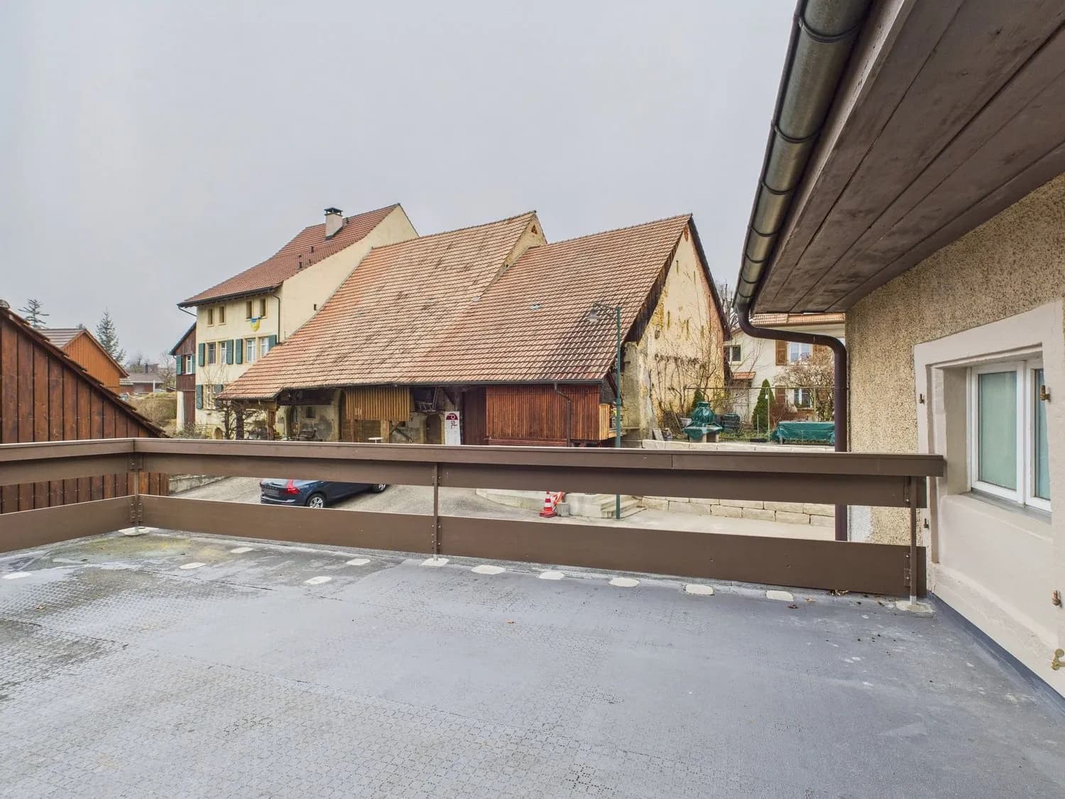 Komplett sanierte 5-Zimmer-Wohnung mit Terrasse in Wenslingen BL