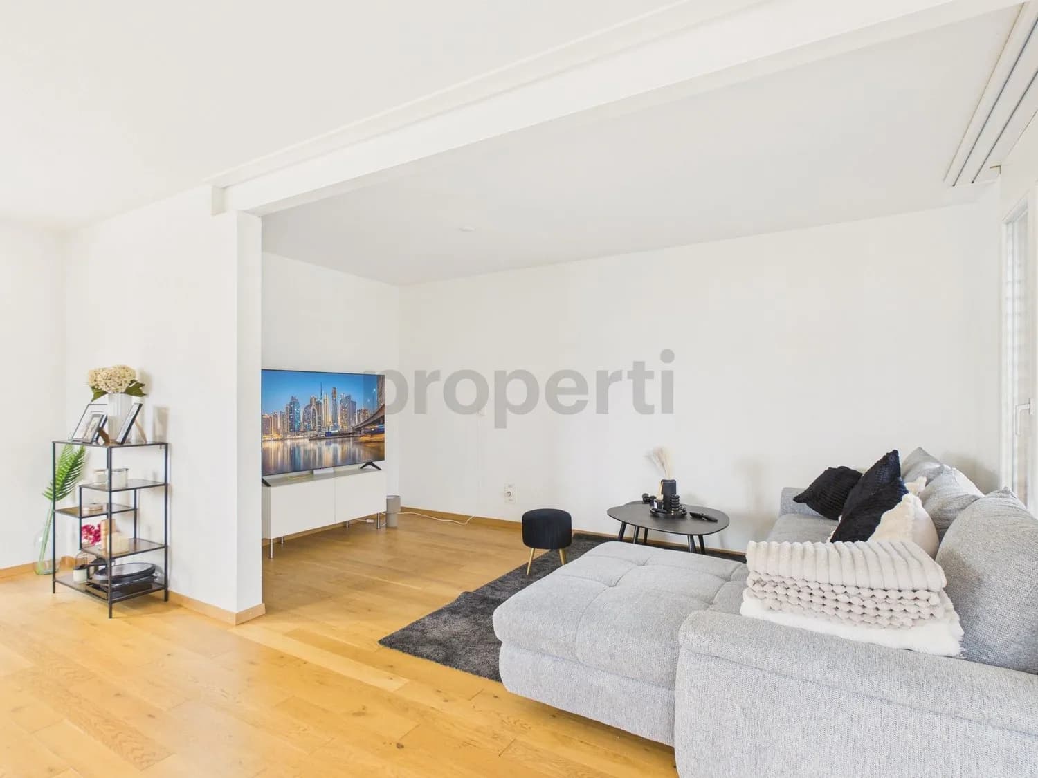 Helle 3.5-Zimmer-Wohnung mit Balkon