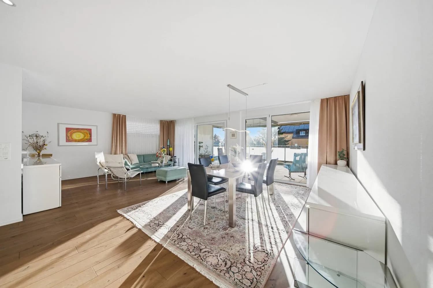 NEUWERTIGE 4.5 ZIMMER EIGENTUMSWOHNUNG MIT WINTERGARTEN