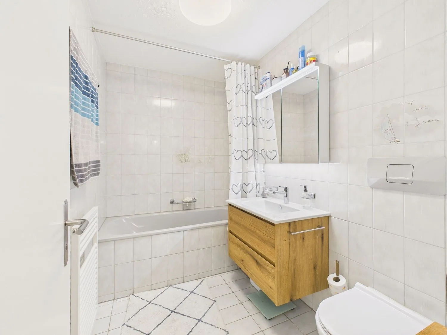 Grosszuegige 5.5-Zimmer Maisonette-Wohnung mit Seesicht in Freienbach