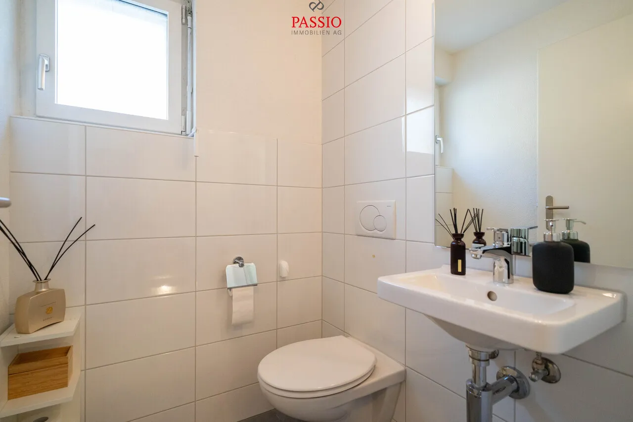 7.5-Zimmer Doppeleinfamilienhaus mit Seesicht und Potenzial