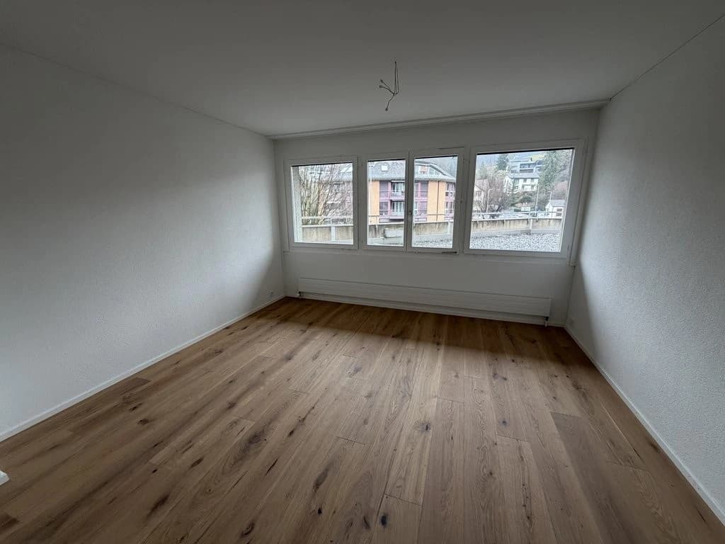 Frisch renoviert und stilvoll umgestaltet - wohnen wie im Neubau!