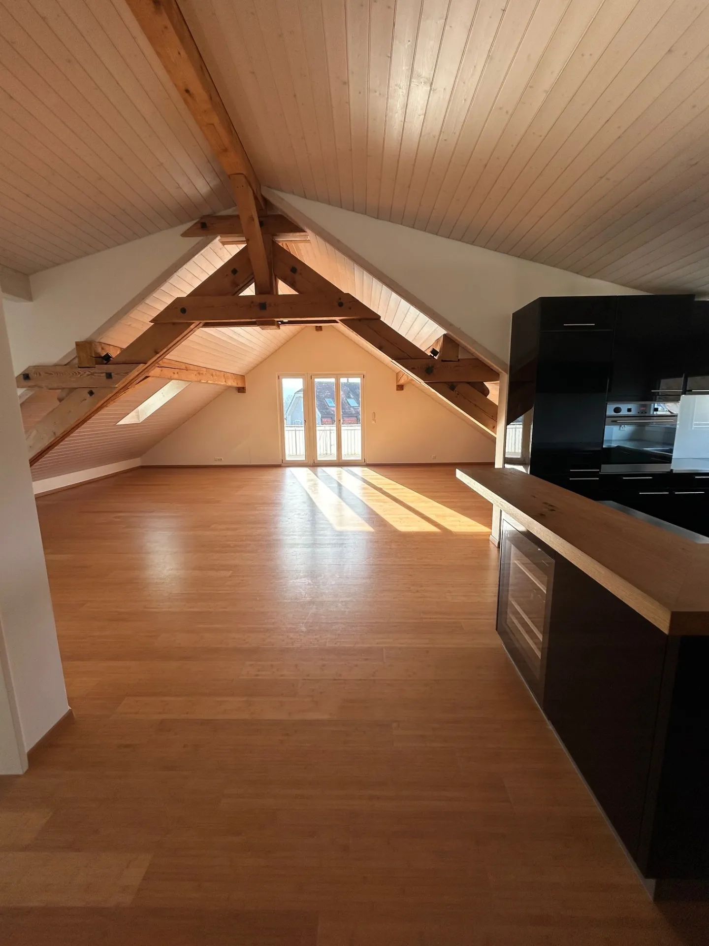 Viel Platz mit grossem Balkon und Weitsicht