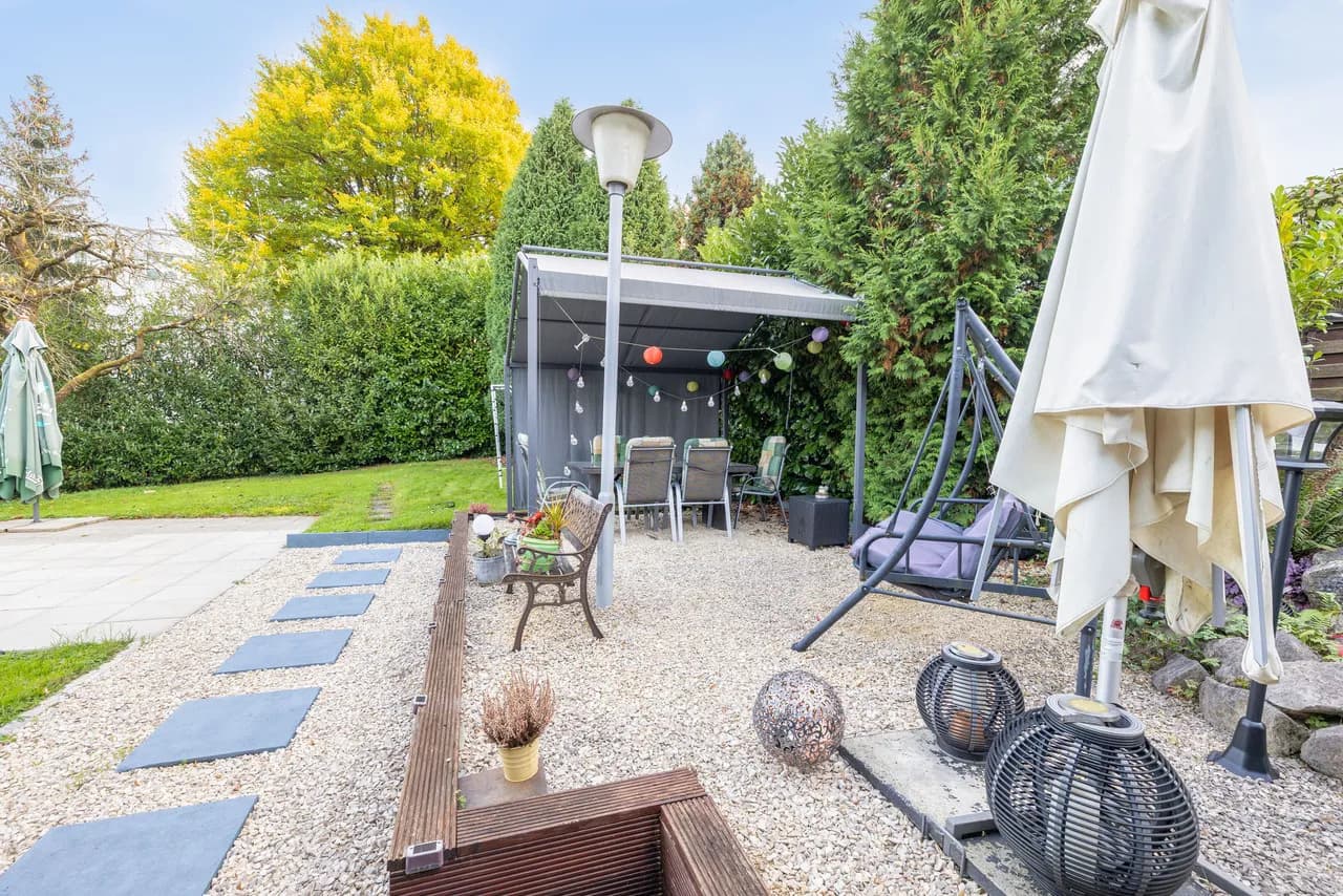 Grosszügiges Einfamilienhaus mit Gartenidylle und Potenzial