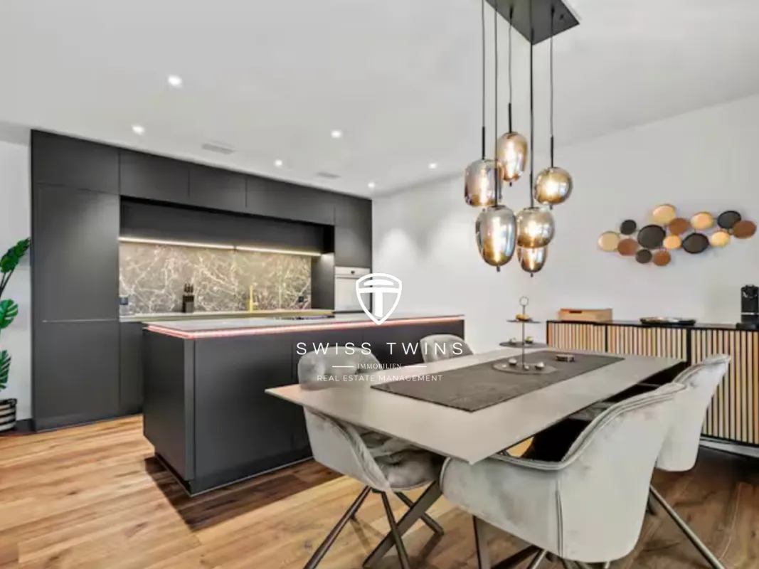 Luxuriöse 3.5-Zimmer-Terrassenwohnung mit 132m² Privat-Terrasse und traumhafter Aussicht auf Pilatus & Rigi