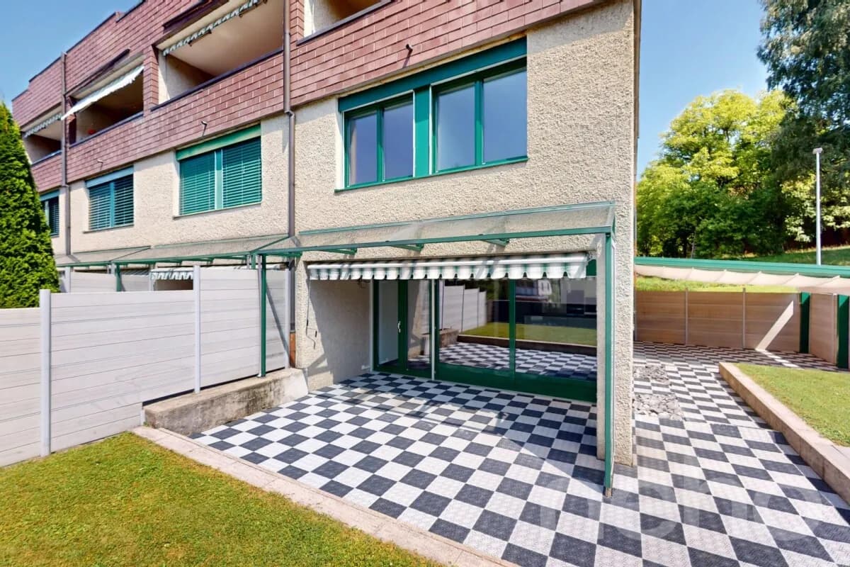 Moderne und renovierte Maisonette-Wohnung mit Gartensitzplatz
