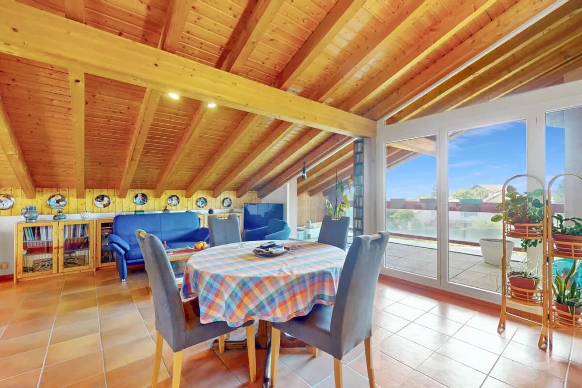 Bel appartement de 3,5 pièces au calme absolu à Savigny