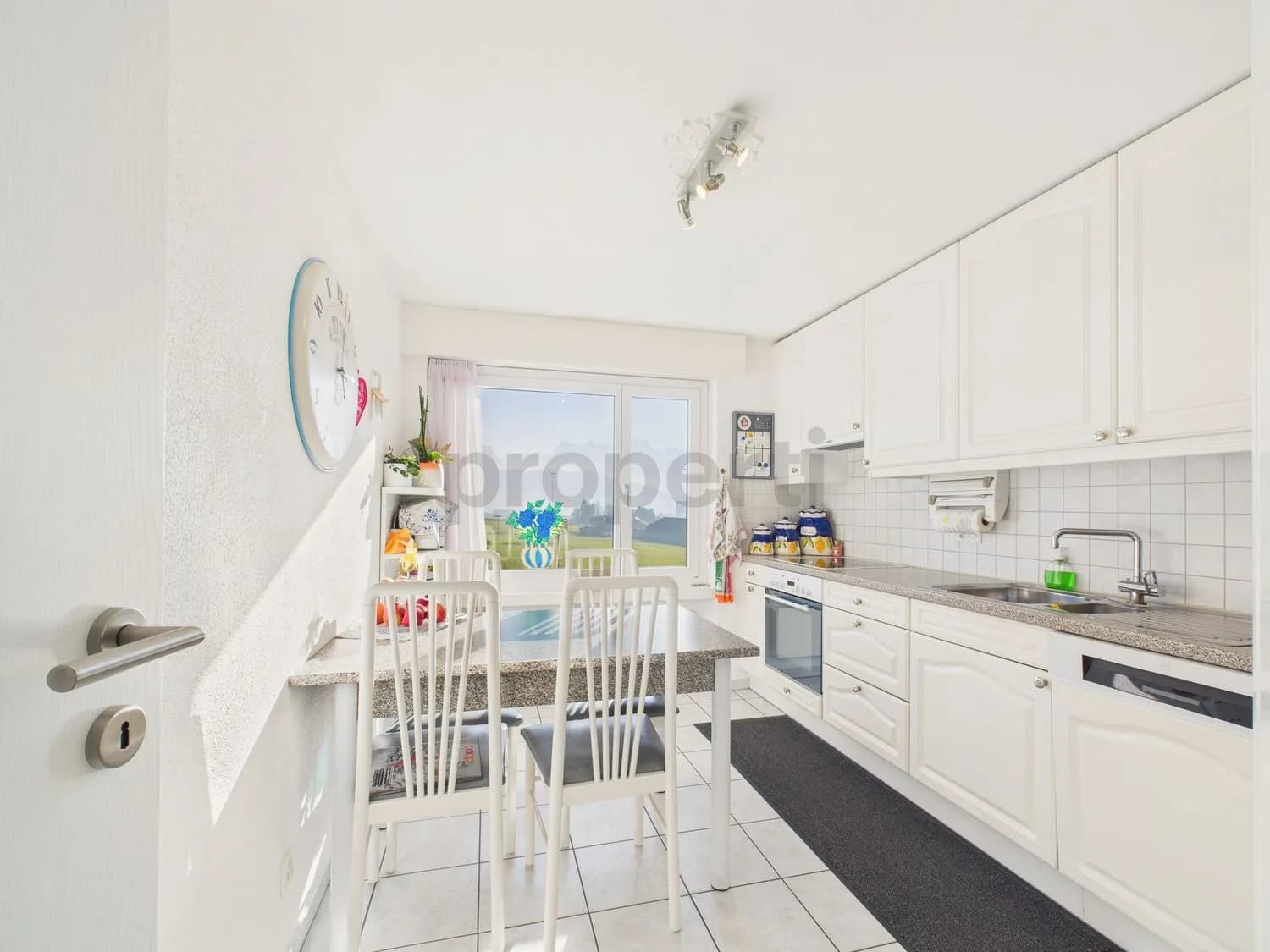 Sonnige 4.5-Zimmer-Wohnung an zentraler Lage in Schwyz mit Mythenblick