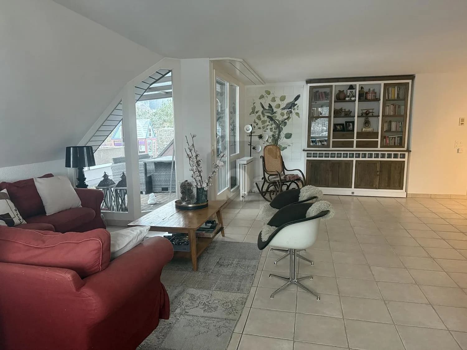 LICHTDURCHFLUTET MIT CHEMINÉE UND DACHTERRASSE