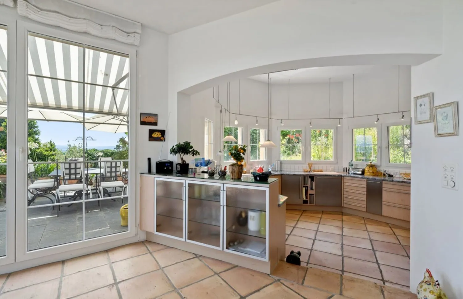 7.5-Zi.-Terrassenhaus mit Pool und Seesicht in Bellerive kaufen