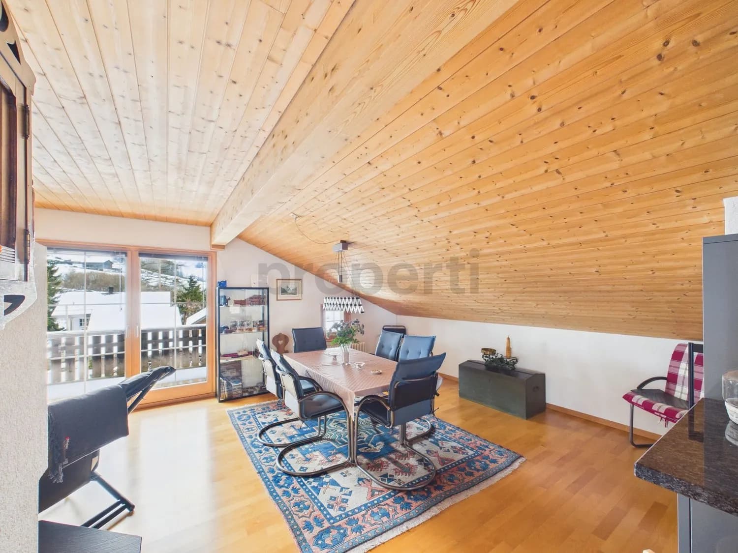 Gemütliche 3-Zimmer Dachwohnung in Betschwandenauch als 2. Wohnung möglich